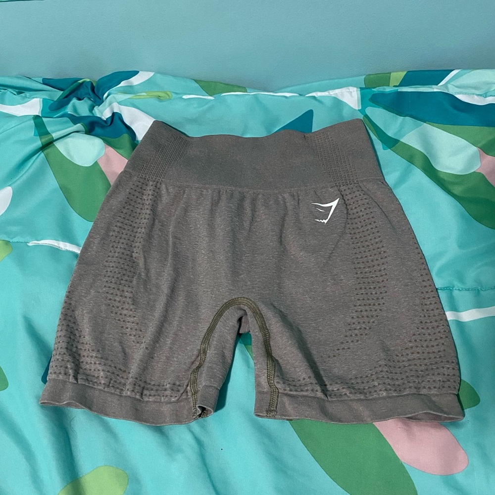 Gymshark Vital Seamless 2.0 Shorts in Taupe Marl, size Small